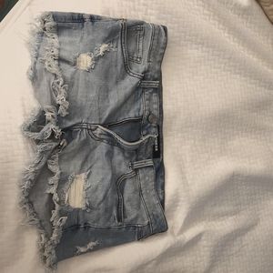 Express shortie relaxed low rise size 8 Jean shorts